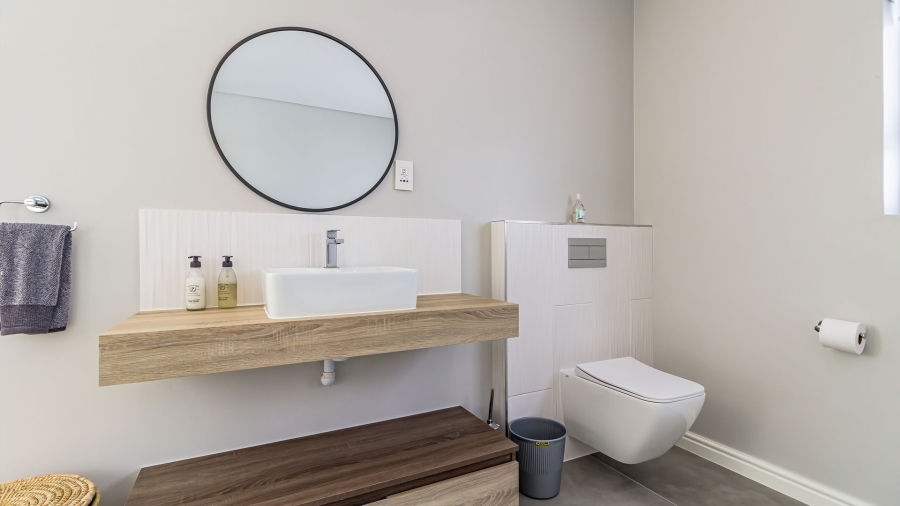 4 Bedroom Property for Sale in Pearl Bay Western Cape